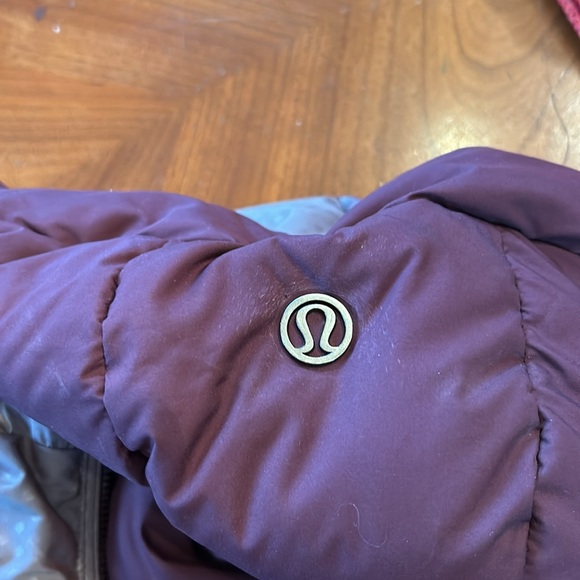 Lululemon Size 6 Chilly Chill Puffy Down Vest Hood Bordeaux Drama Gradient Dot - Picture 4 of 5